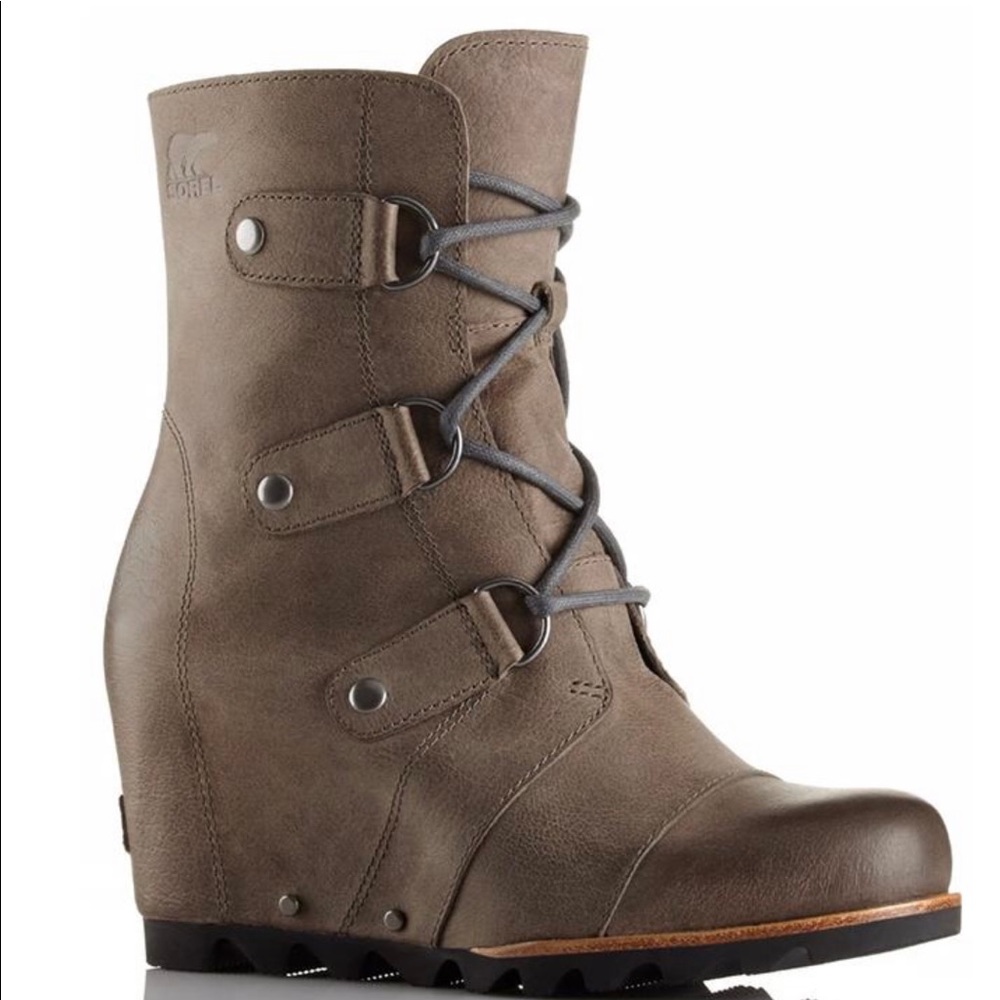 Sorel, Joan of Arctic lace up boots. Excellent condition.